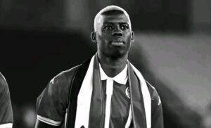 الوداد يعزي لاعبه عزيز كي بوفاة ابنه خلال مشاركته الإفريقية