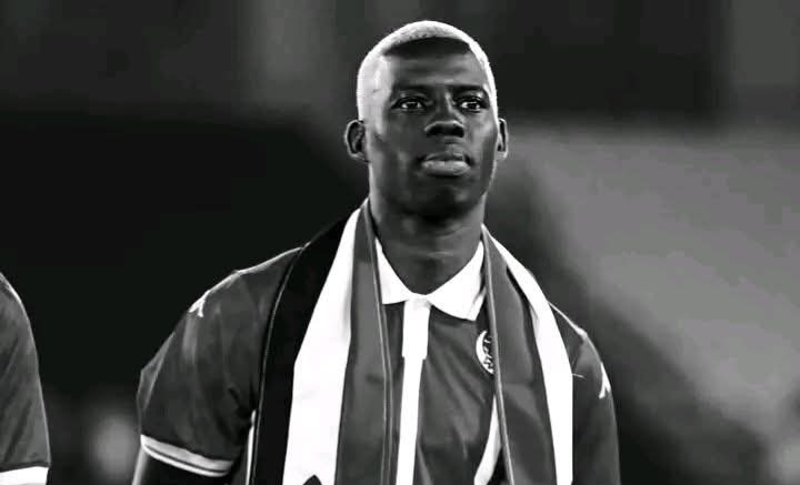 الوداد يعزي لاعبه عزيز كي بوفاة ابنه خلال مشاركته الإفريقية