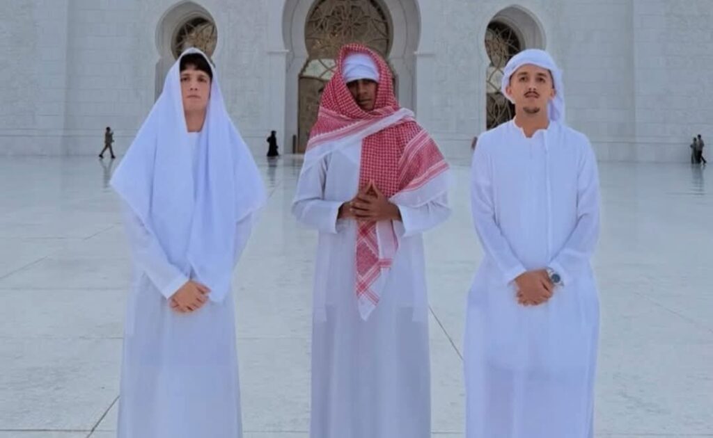 يامال: زيارة مسجد الشيخ زايد تمنح السلام بغض النظر عن الدين