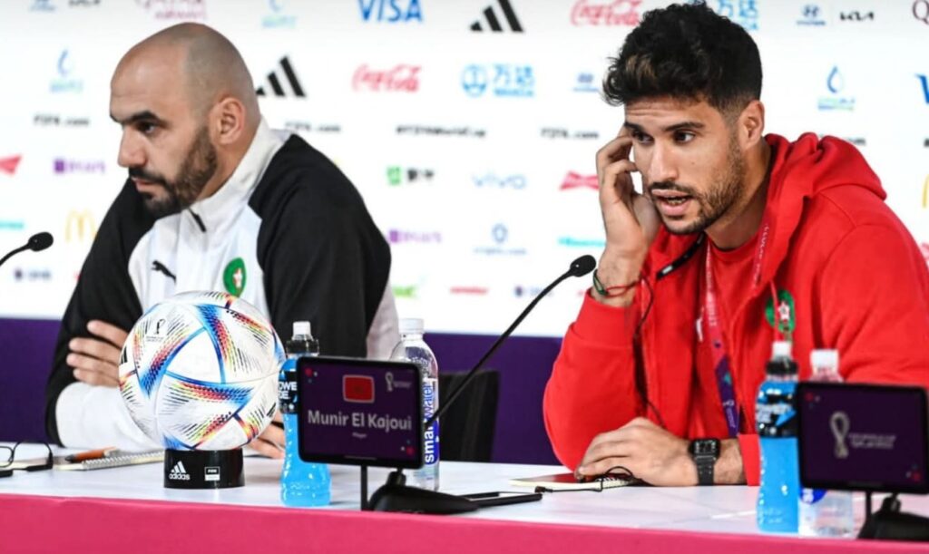 الركراكي والمنير المحمدي يعقدان ندوة صحفية قبل مواجهة نيجيريا