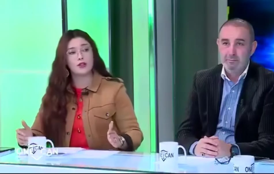 صحافية جزائرية تفند جدل ضربة الجزاء وتوضح موقفها