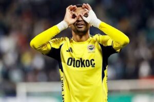 نابولي يعلن اهتمامه بالمهاجم المغربي يوسف النصيري