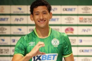 الرجاء الرياضي يعلن فسخ عقد أبريغو وأوركوما