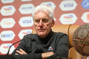 هوغو بروس يغادر "الكان" بعد انتقاداته ويخسر أمام الكاميرون