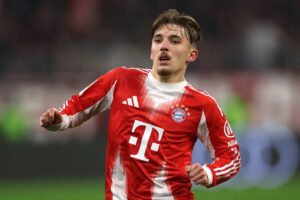 لينارت كارل يسجل رقمًا قياسيًا بدوري الأبطال ويشعل الجدل