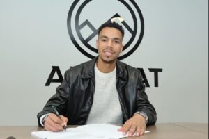 أرارات أرمينيا يعلن ضم المدافع المغربي عراصي من الرجاء