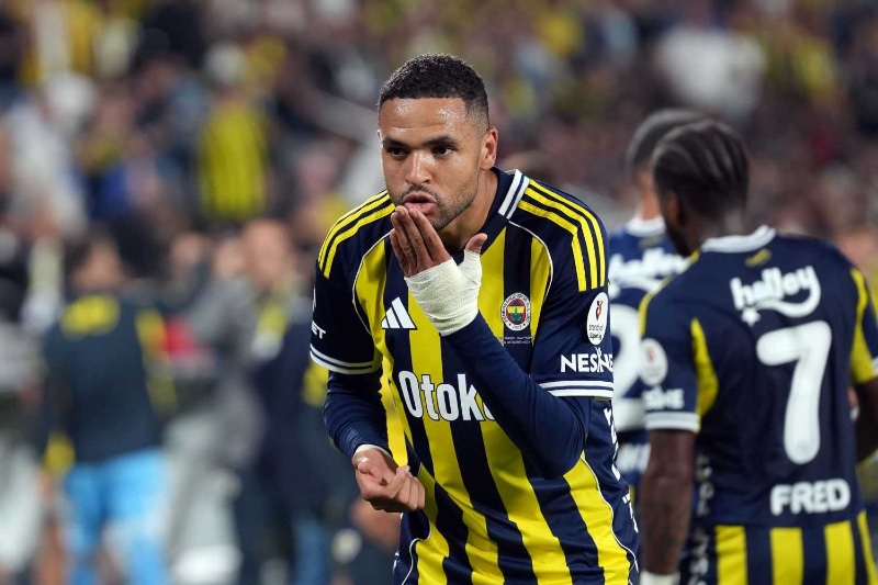 يوفنتوس ينافس نابولي على ضم النصيري في الكالتشيو