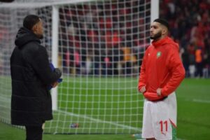 الكاف يوقف صيباري 3 مباريات بعد أحداث نهائي "الكان"