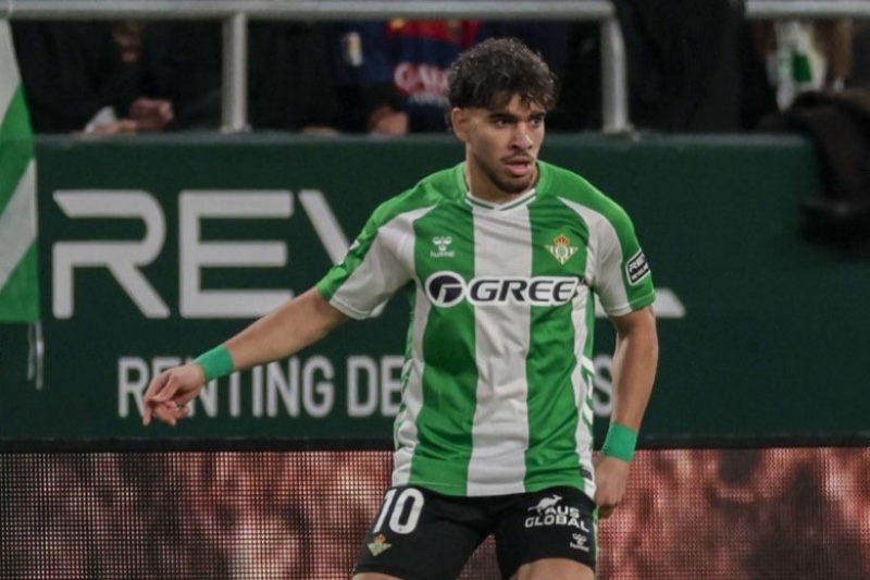 الزلزولي يسجل هدفًا لبيتيس رغم الخسارة أمام ألافيس