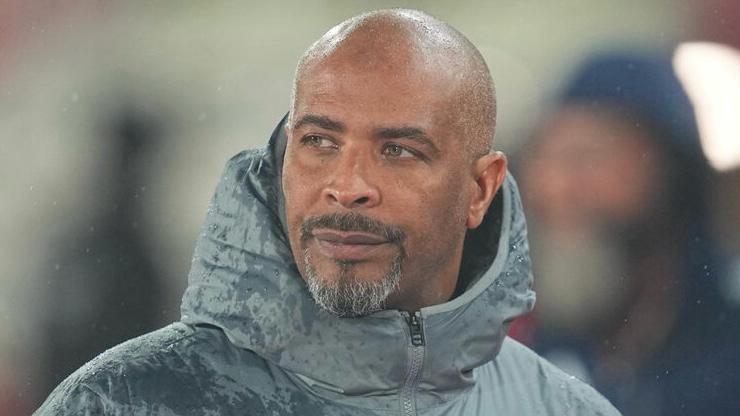 منتخبات إفريقية تلاحق مدرب نيجيريا بعد برونزية الكان