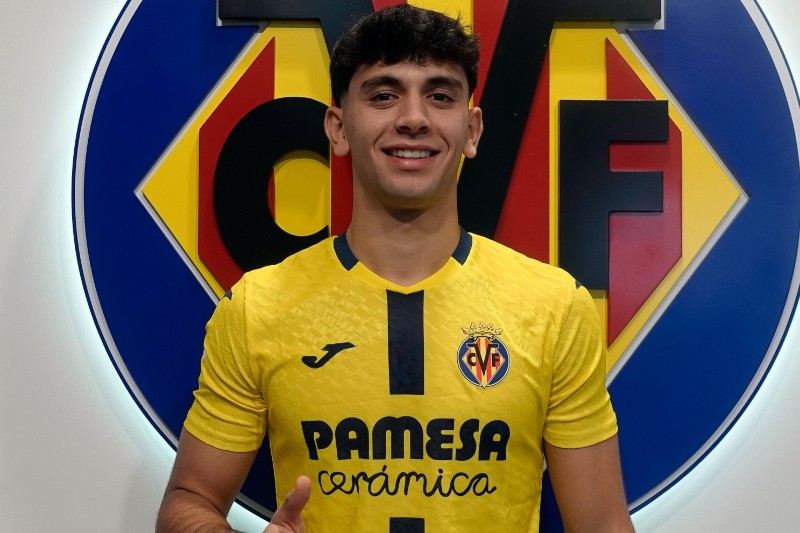 فياريال يعلن ضم المهاجم المغربي أيمن أركيك من هويسكا