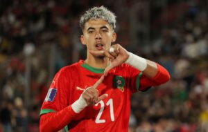 صراع أوروبي ثلاثي على توقيع ياسر زبيري يعلن اشتعاله