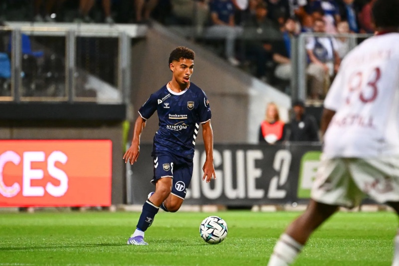 نجم مغربي شاب ينتقل من دانكيرك إلى ستراسبورغ الفرنسي