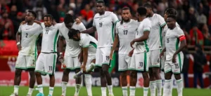 رجل أعمال نيجيري يكافئ منتخب بلاده رغم الإقصاء.