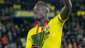 دياز يشيد بغاي قبل لقاء فياريال ويحظى بالإشادة