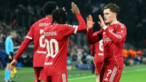 ليفربول يسحق مارسيليا بثلاثية ويتأهل لدور الـ16