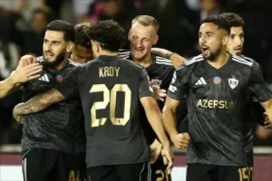 كاراباغ يفوز على آينتراخت ويقترب من دوري الأبطال