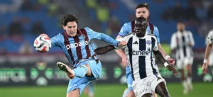 طرد لاعب تركي بعد ثوانٍ من بداية المباراة يثير جدلاً.