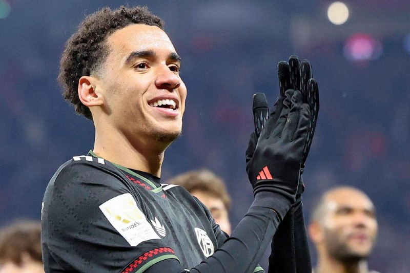 كومباني يكشف خطة عودة موسيالا ويترك مشاركته بدوري الأبطال مفتوحة