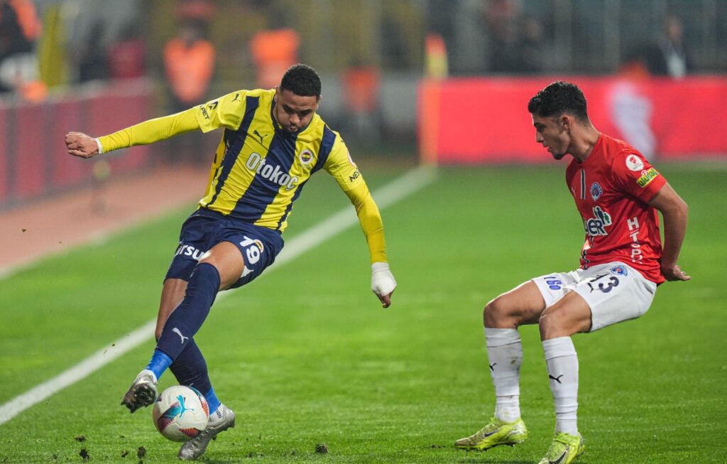 يوفنتوس يقترب من ضم يوسف النصيري المغربي