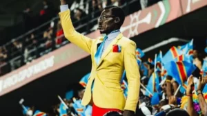 مشجع كونغولي يسرق الأضواء في أمم إفريقيا بـ"عرض فريد"