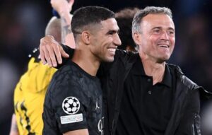 إنريكي يطمئن: حكيمي جاهز لمواجهة باريس ونيوكاسل