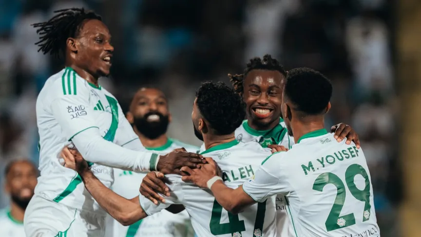 الأهلي يفوز على الرياض ويتصدر دوري روشن السعودي مؤقتًا