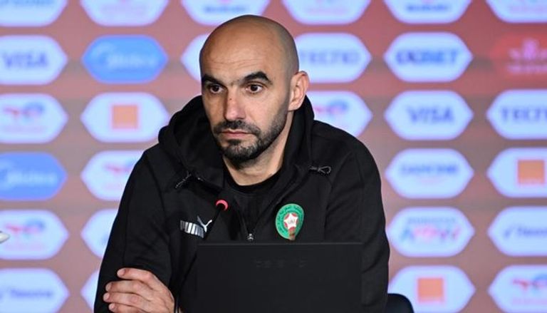 الركراكي يبدأ مهامه ويحسم الجدل حول مستقبله مع المغرب