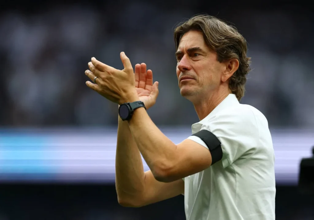 توتنهام يعلن إقالة المدرب توماس فرانك رسميًا