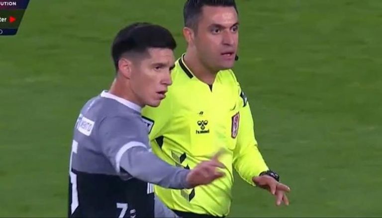 لاعب يرفض الاستبدال.. والمدرب في موقف محرج بالدوري التركي