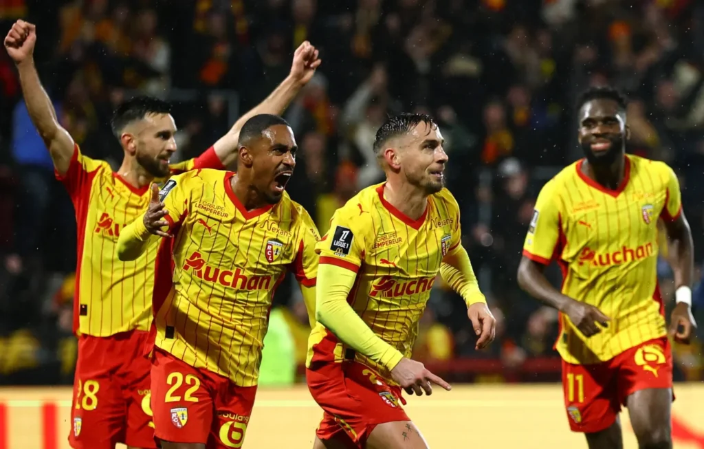 لانس يقلب الطاولة على رين ويفوز بالدوري الفرنسي