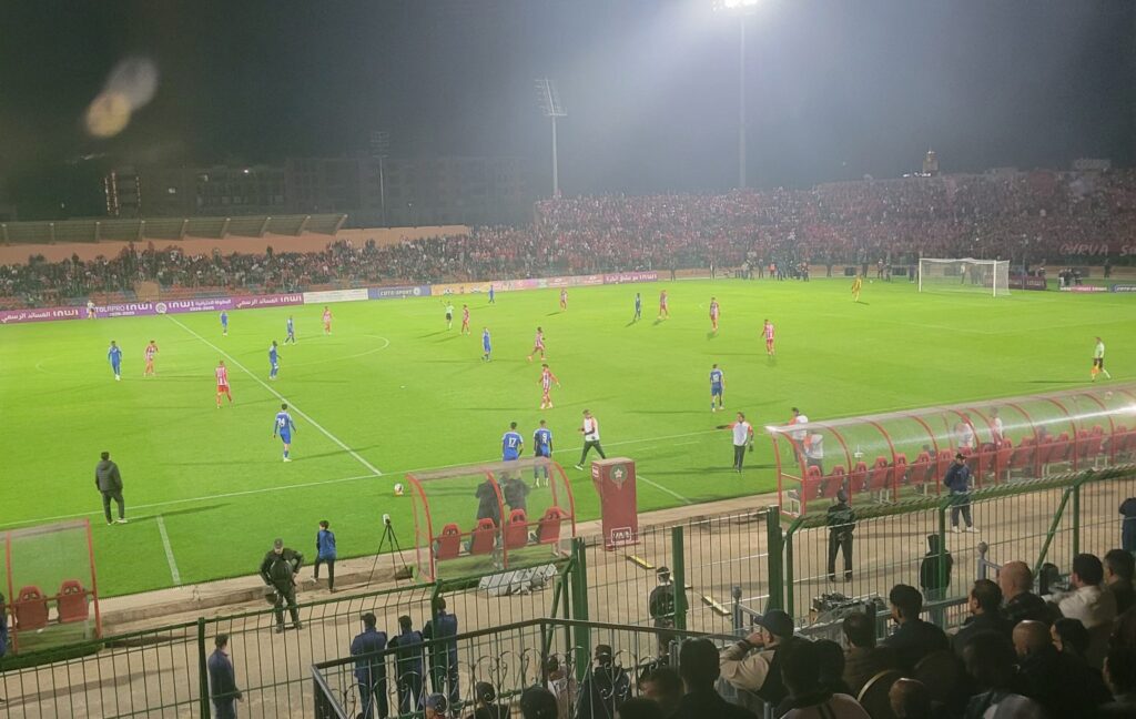 الكوكب المراكشي يتعادل سلبيًا مع الدفاع الجديدي في الدوري