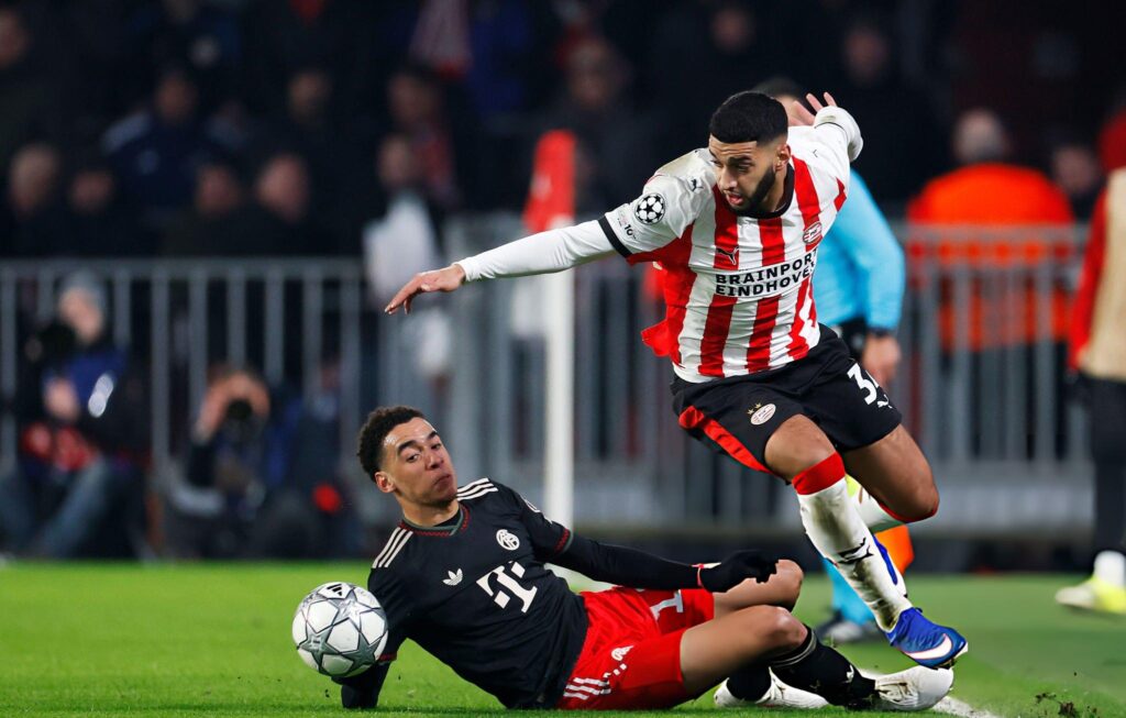 ثلاثة لاعبين عرب يتصدرون قائمة المراوغين في الدوري الهولندي