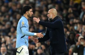 غوارديولا يوضح أسباب إبقاء مرموش على دكة البدلاء