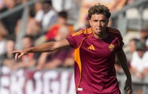 العيناوي في قائمة روما لمواجهة كالياري بالدوري الإيطالي