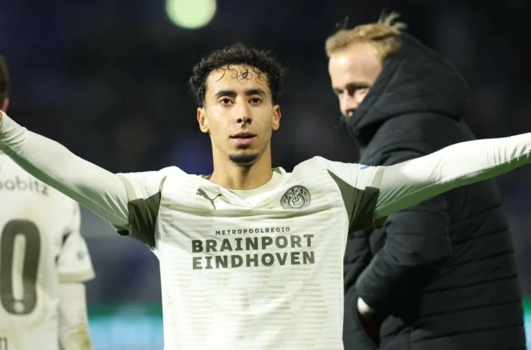 مدرب آيندهوفن: مشاركة صلاح الدين تعتمد على التدريب الختامي