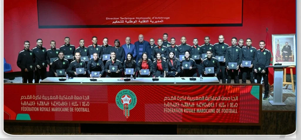 "فيفا" يمنح 27 حكمًا وحكمة شارة دولية لـ2026