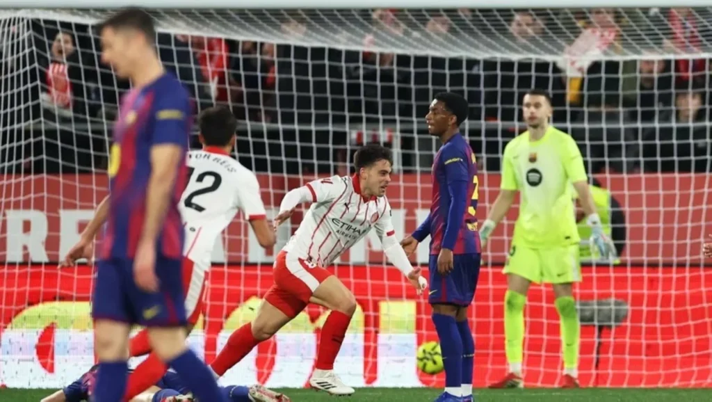 لجنة الحكام الإسبانية تعترف بخطأ تحكيمي في مباراة برشلونة