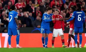 يويفا يوقف لاعب بنفيكا بريستياني لمباراة بسبب سلوك تمييزي.