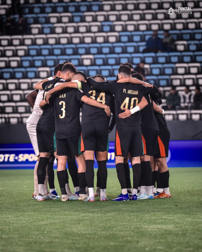 "الكاف" يغير توقيت مباراة الجيش الملكي وبيراميدز المصري