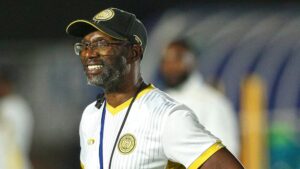 مدرب عزام التنزاني يتحدى الوداد الرياضي قبل المواجهة الحاسمة