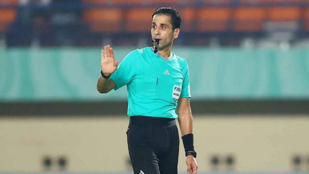 "الكاف" يعلن عن طاقم تحكيم مباراة نهضة بركان وريفرز يونايتد