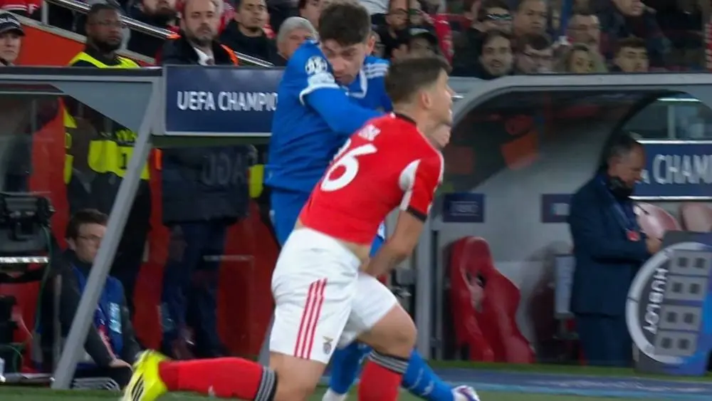 يويفا يحفظ شكوى بنفيكا بشأن لقطة فالفيردي المثيرة