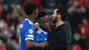 الليغا تفتح تحقيقًا جديدًا في إساءات عنصرية ضد فينيسيوس