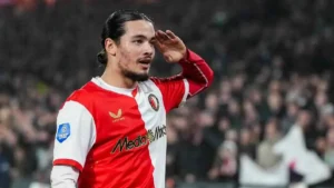 حاج موسى يقود فينورد للفوز على تيلستار بالدوري الهولندي