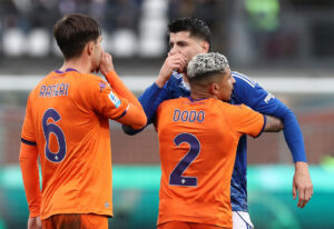 فابريغاس يهاجم موراتا علنًا بعد طرده في مباراة فيورنتينا