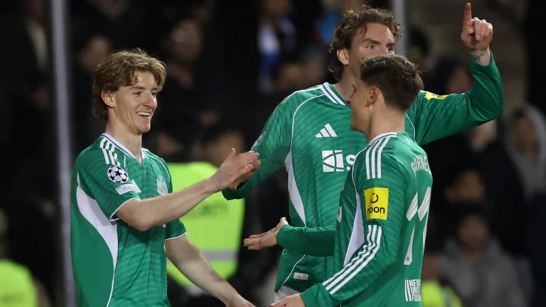 نيوكاسل يسحق غارباخ بسداسية في ذهاب دوري الأبطال