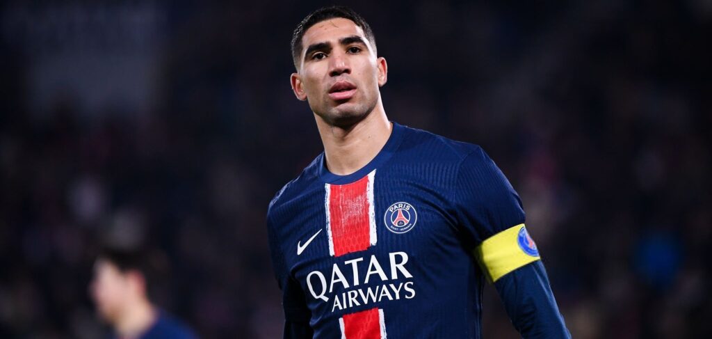 مرشح باريسي يطالب بإبعاد حكيمي عن باريس سان جيرمان