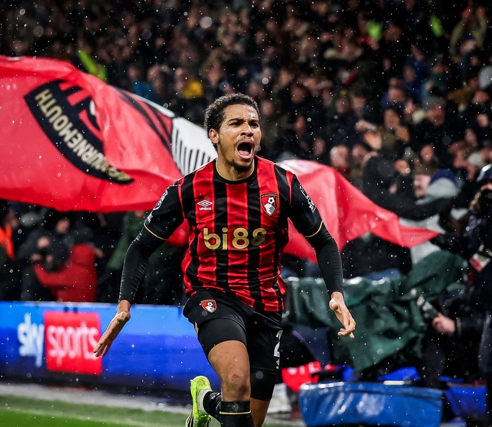 أمين عدلي يسجل هدفًا في فوز بورنموث على إيفرتون بالدوري الإنجليزي