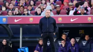 فليك يبحث عن حلول لغياب دي يونغ عن برشلونة